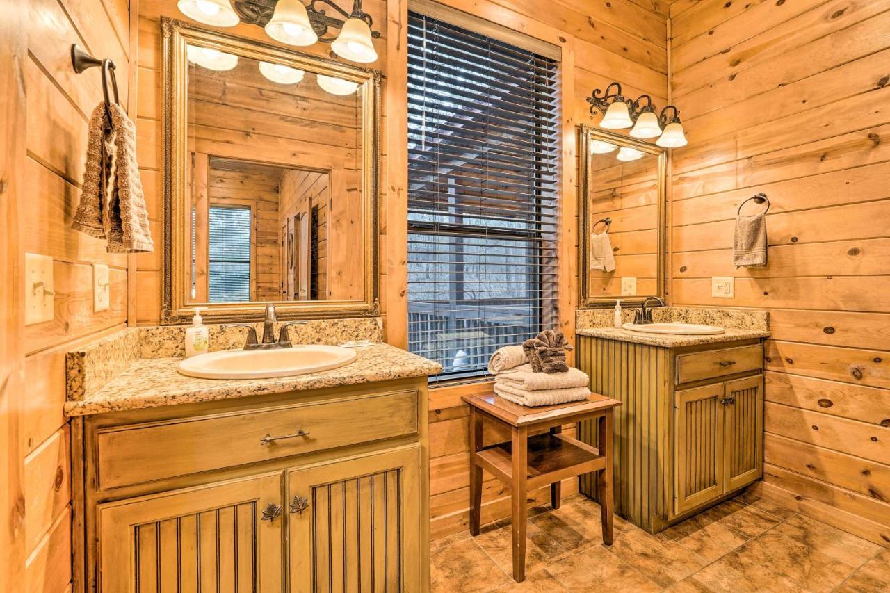Broken Bow Cabin With Deck, Hot Tub And Fire Pit! Exterior photo